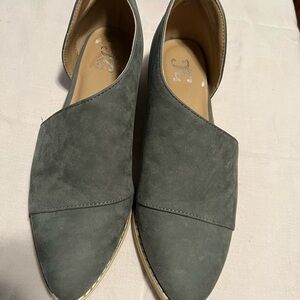 Journey Collection Women’s faux suede slip on D’Orsay shoes size 8
